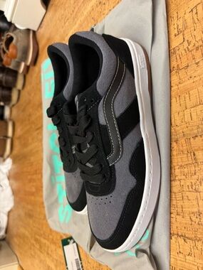 Vans Cruz 3.0 Low-Top Suede & Canvas Sneakers - Black & Gray. NWT